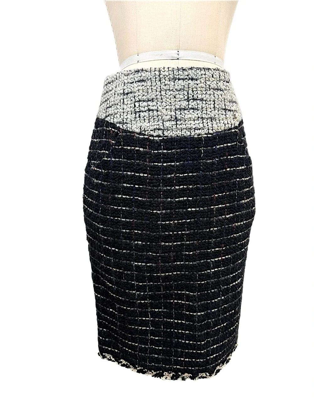 Chanel Fall 2009 Runway Look 22 Bouclé Tweed Jacket & Skirt Set